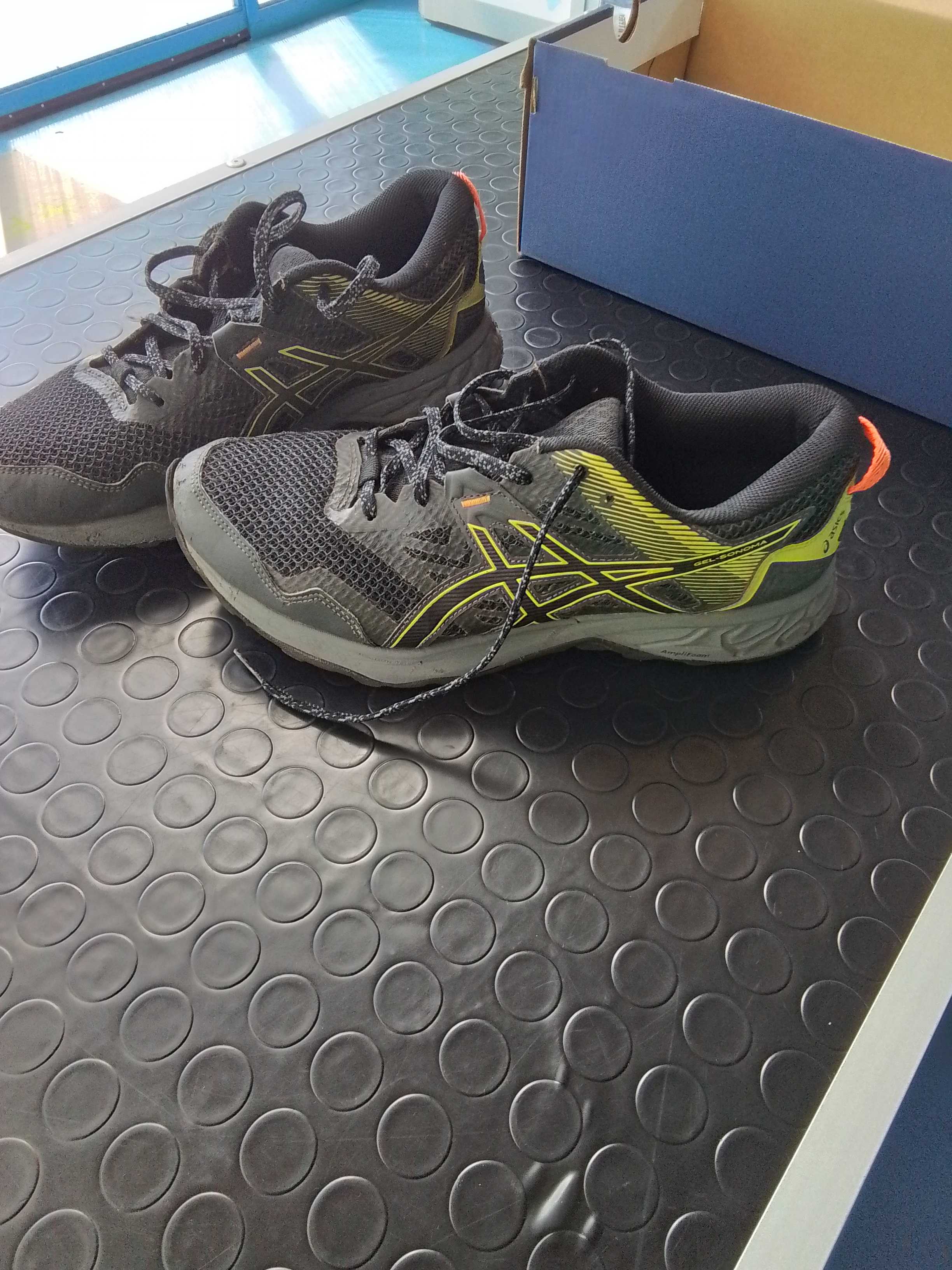 scarpe asics