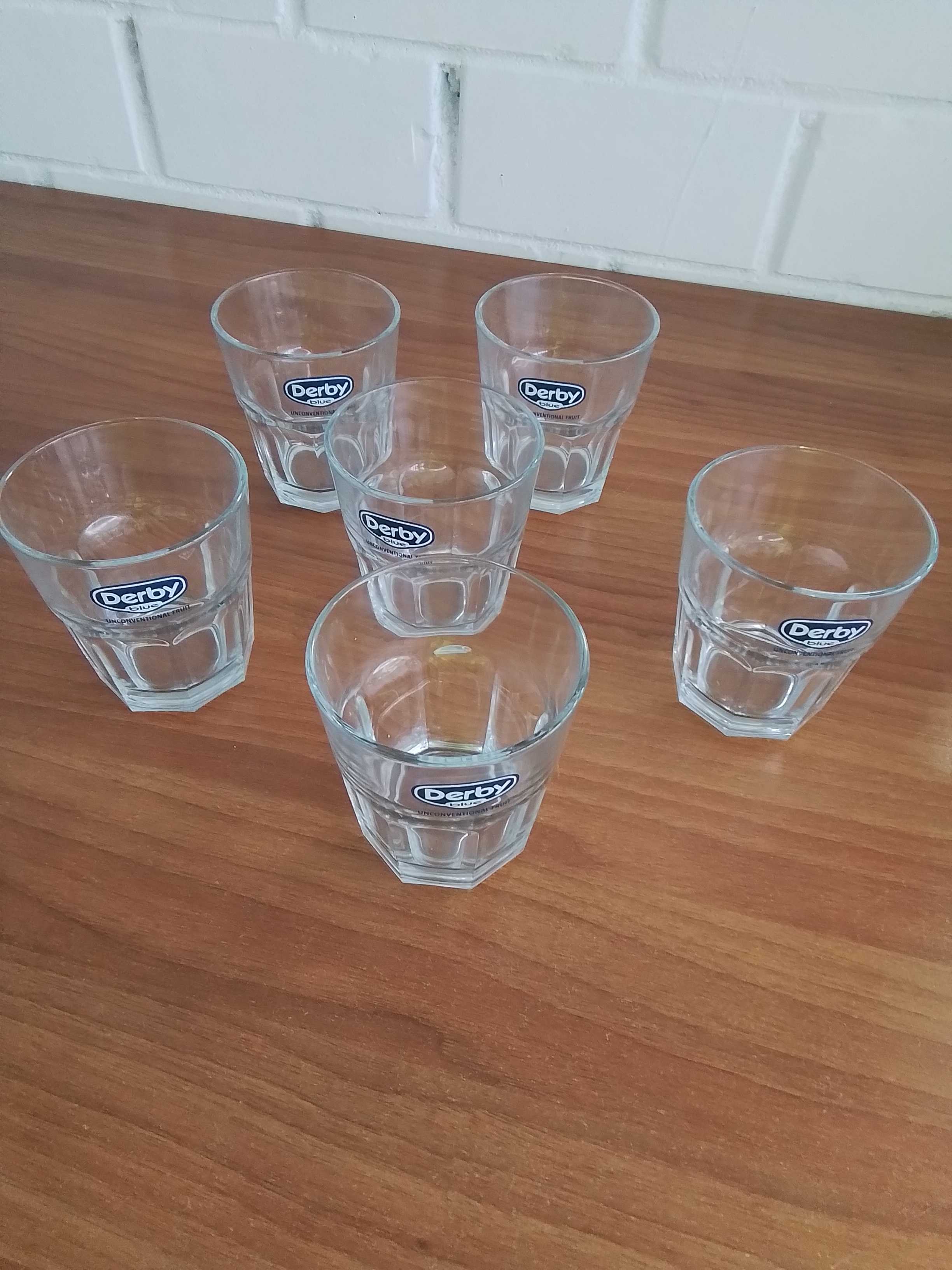 6 bicchieri d'acqua 