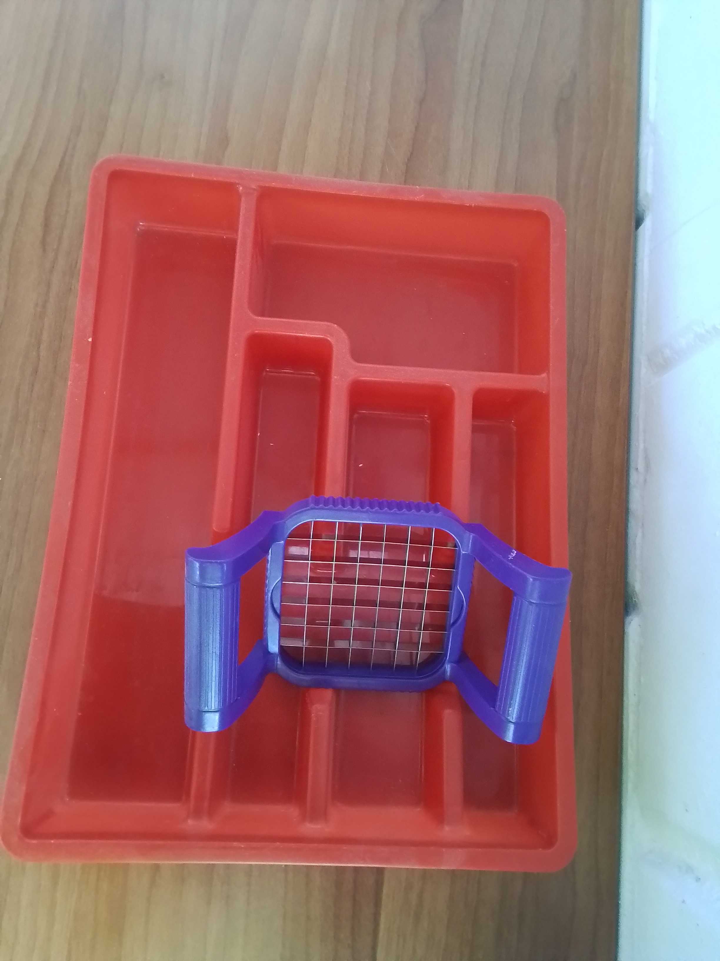 taglia patate con porta posate