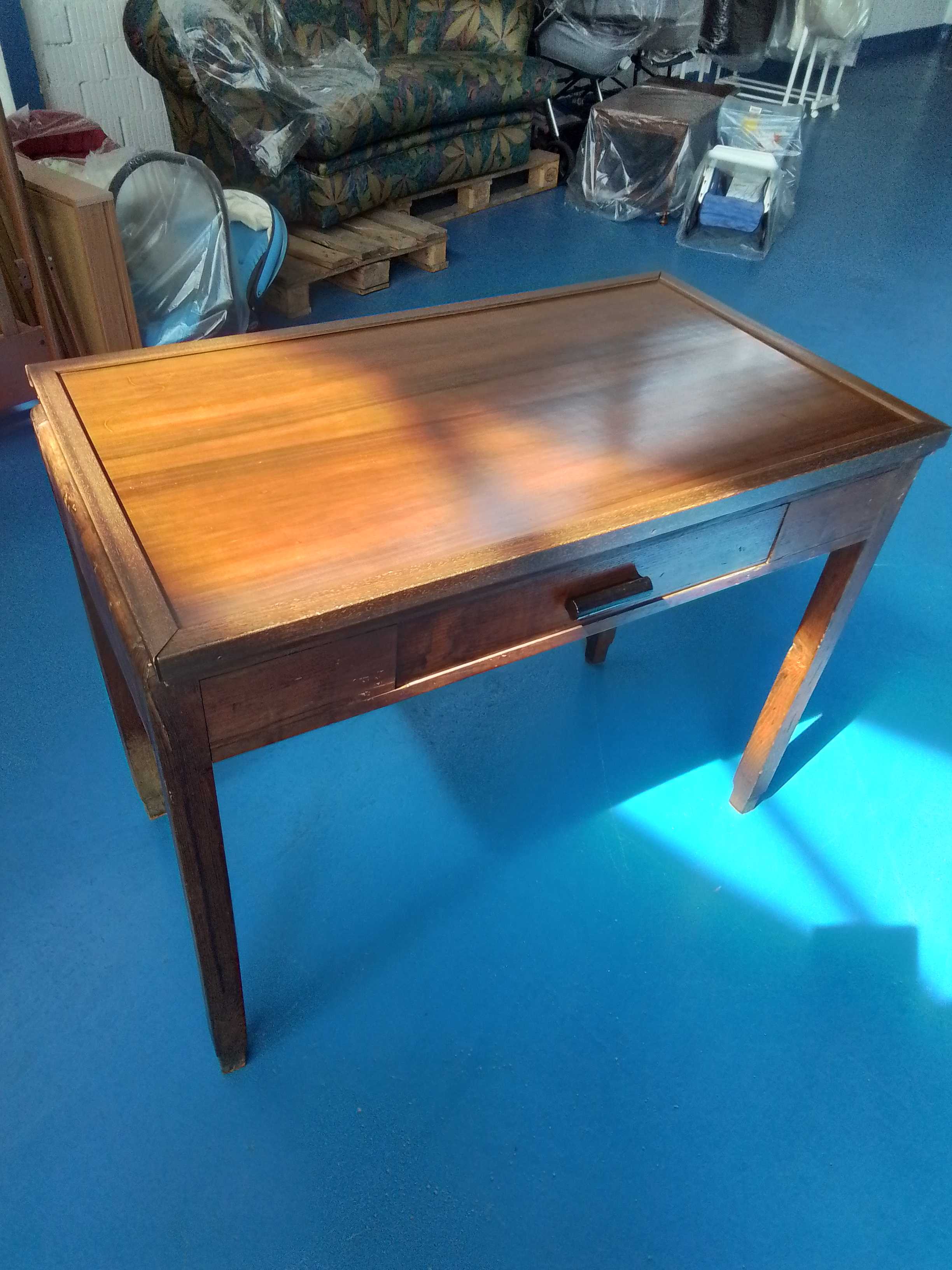 tavolino con cassetto 
