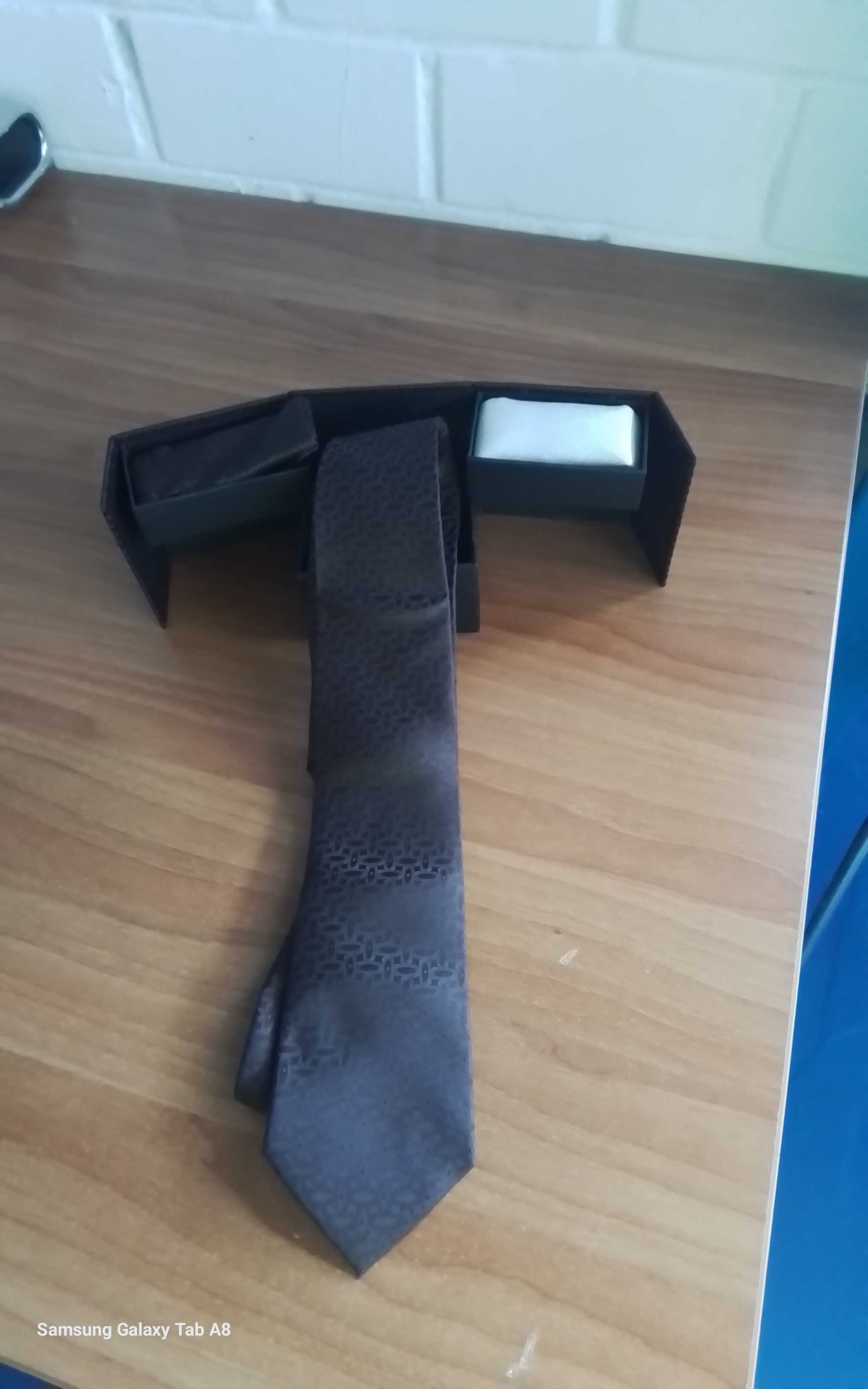 cravatta con fazzoletto 