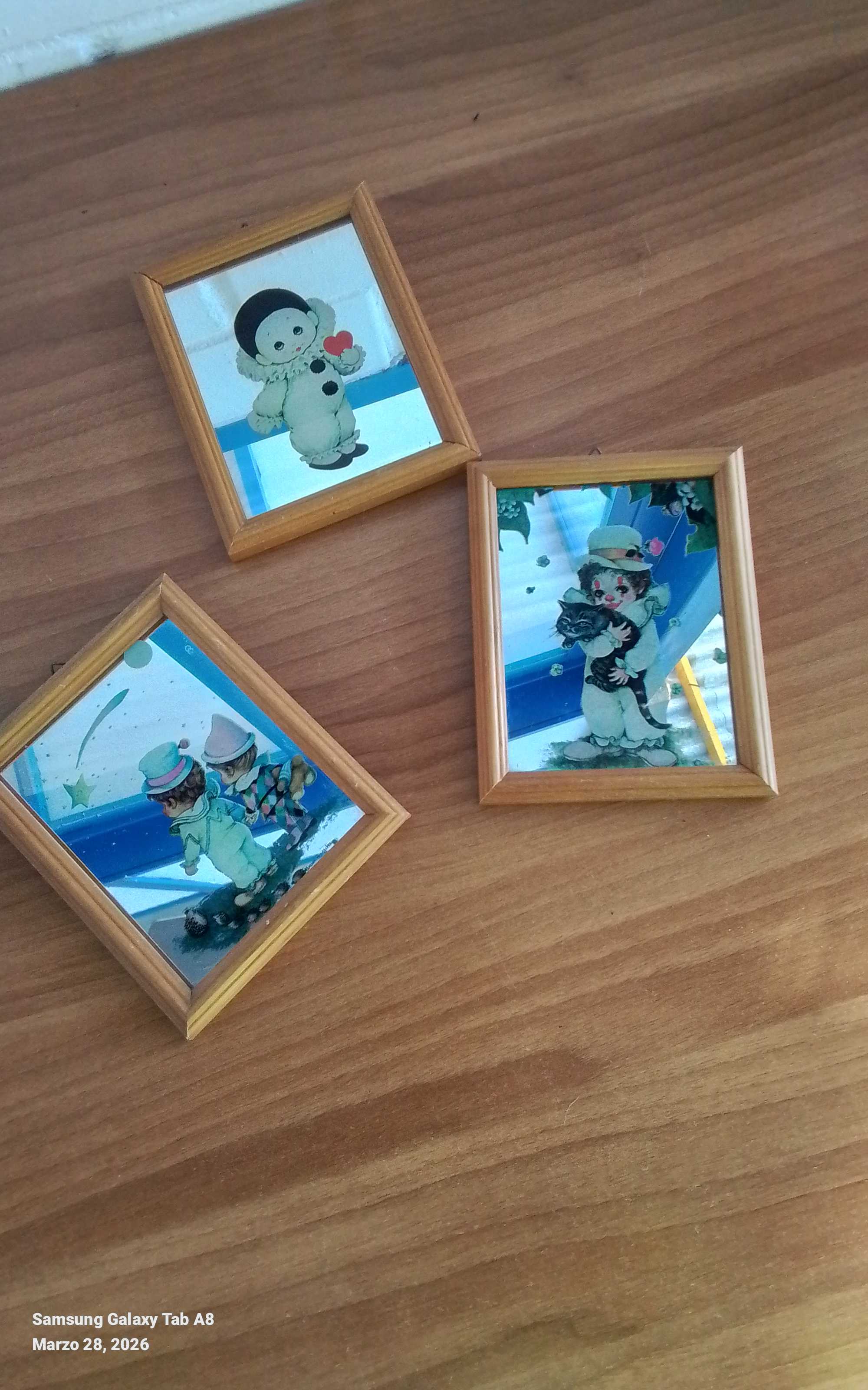 Quadretti Allegri per camera da letto