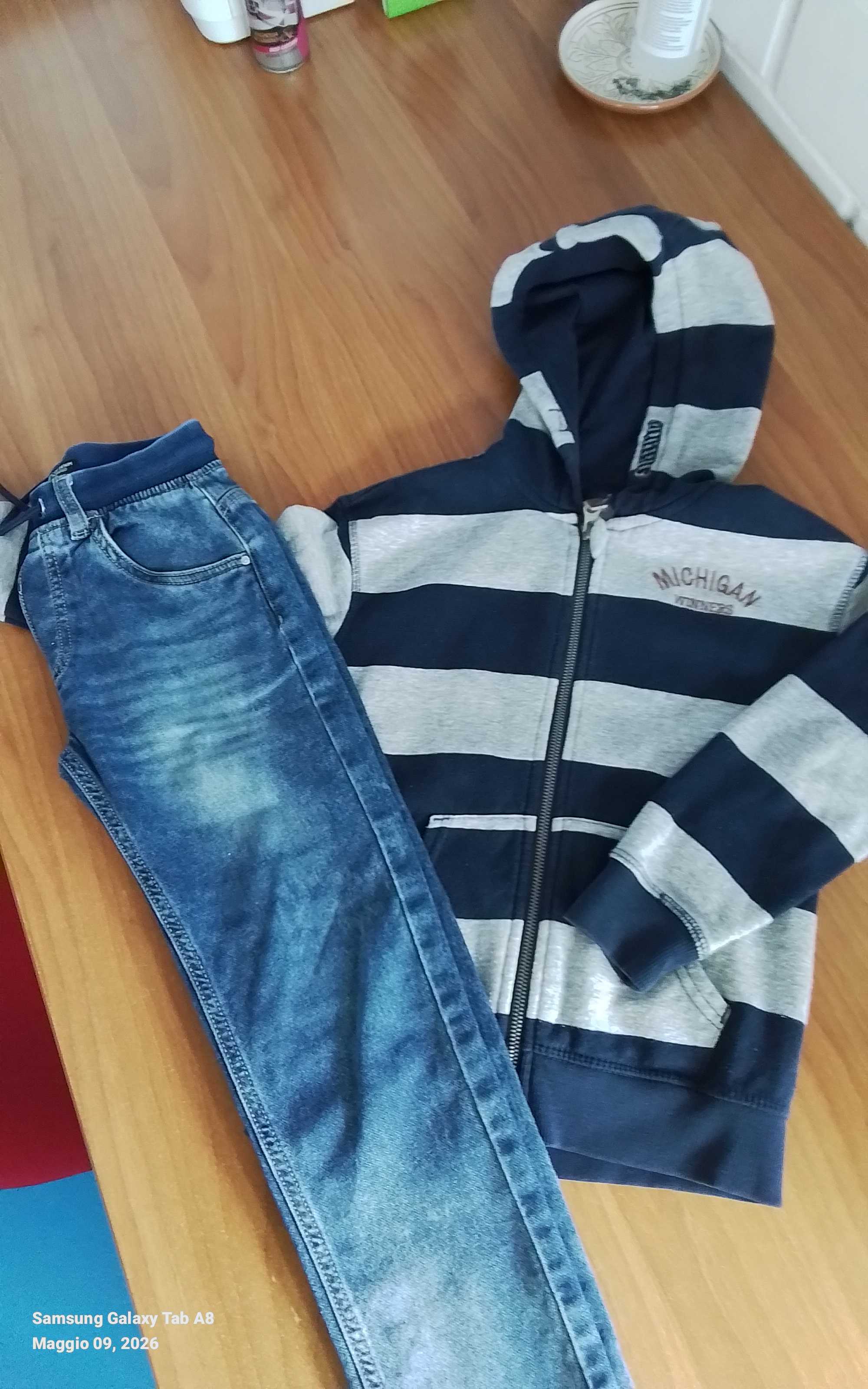 felpa ÷jeans  bimbo tg  6/7 anni