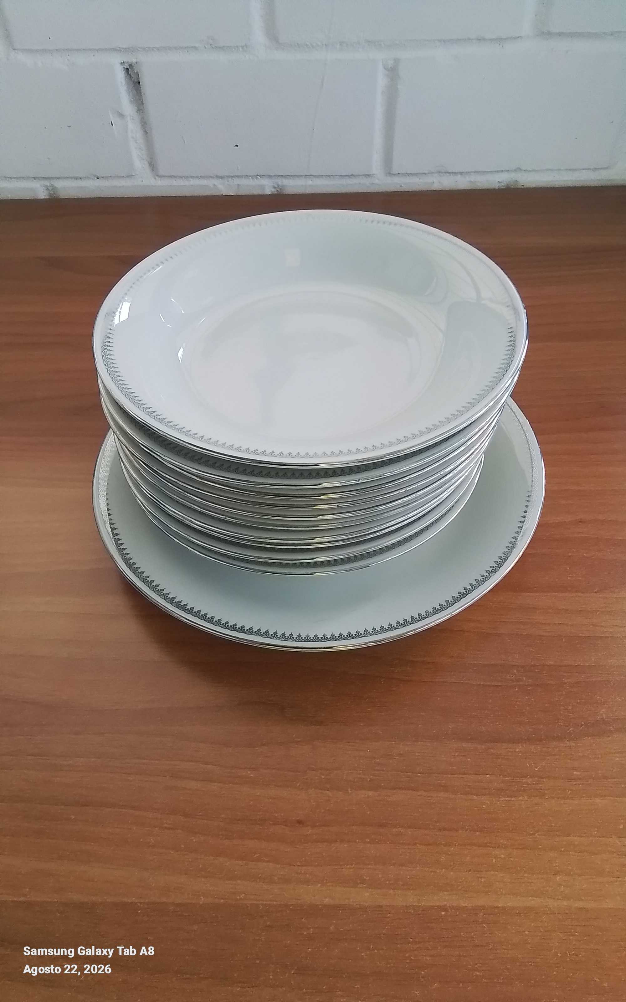 10 piatti fondi con 1 da portata 6