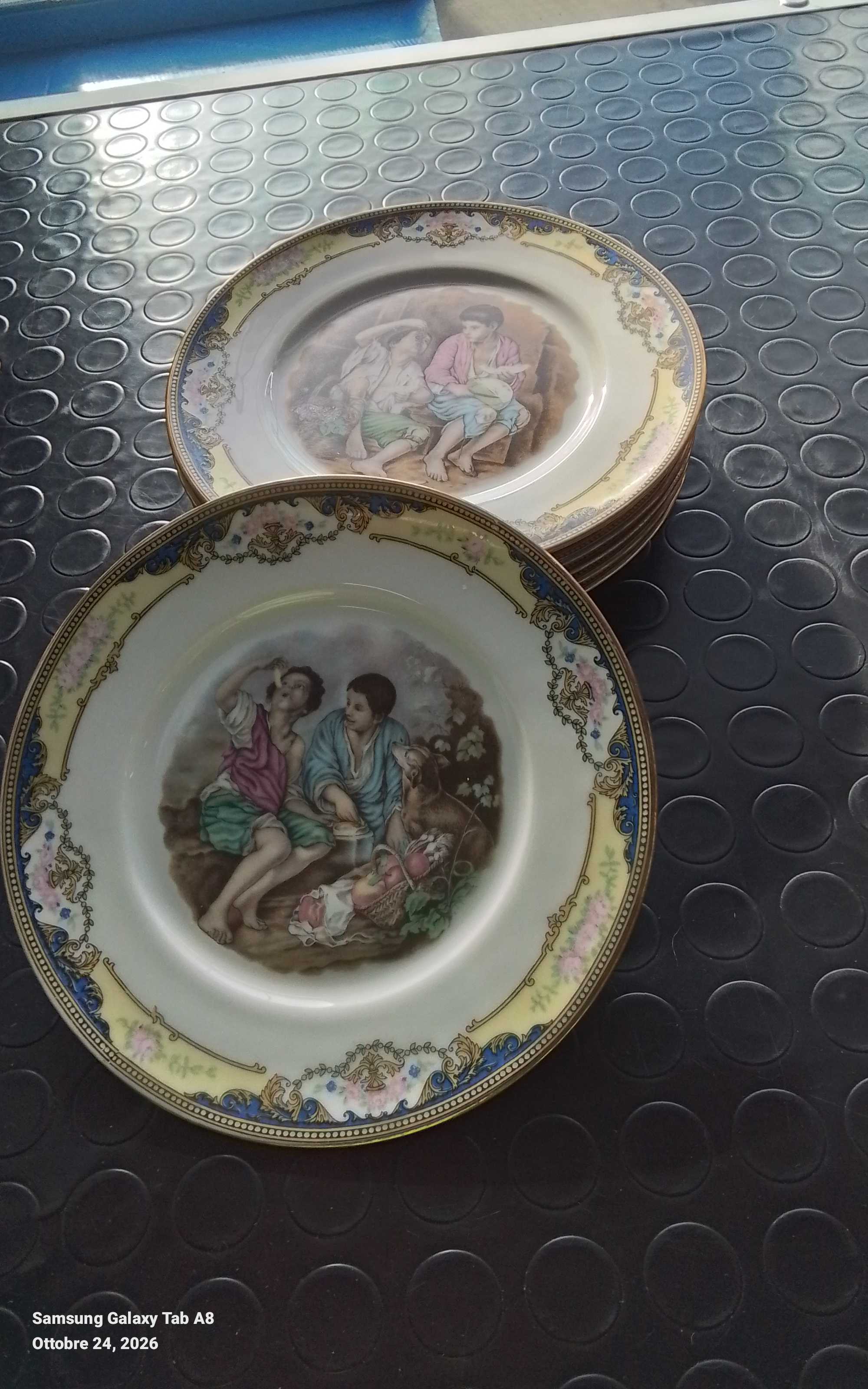 servizio piatti da torta